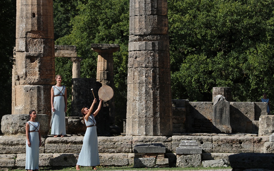 Πεκίνο 2022: Άναψε η Ολυμπιακή Φλόγα στην Αρχαία Ολυμπία (βίντεο)-1