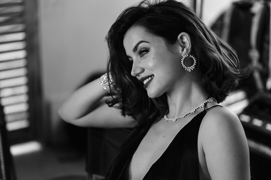 Τι μας άρεσε περισσότερο στη νέα ταινία James Bond; Η Παλόμα με Chopard-1