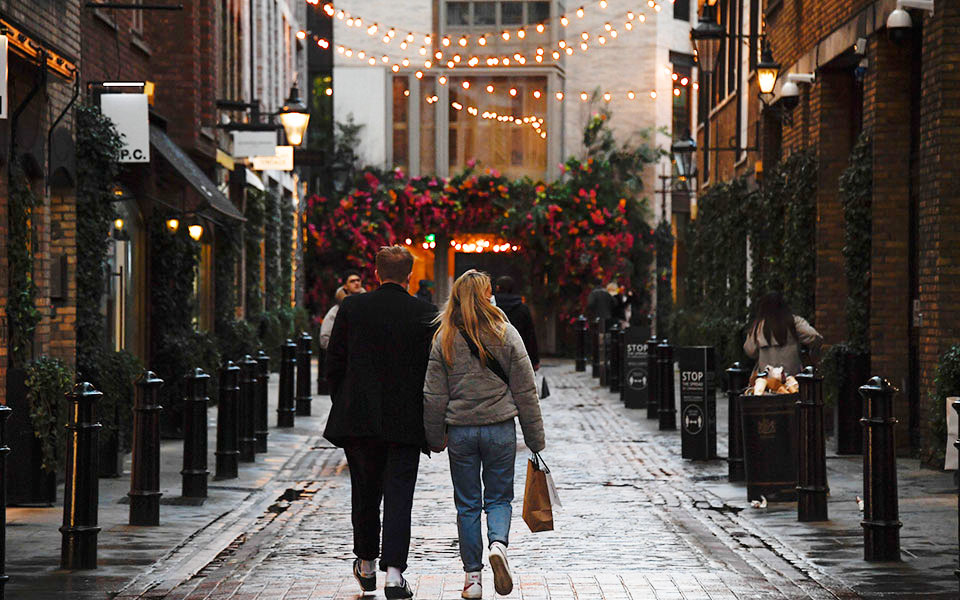 ο-πληθωρισμός-φοβίζει-τους-νέους-στη-561550279