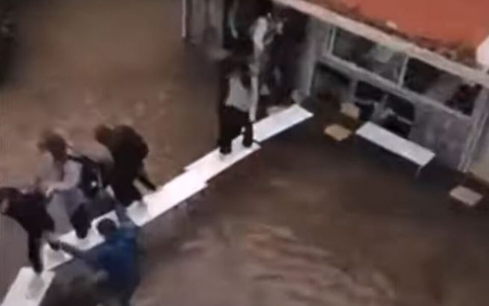 Κακοκαιρία «Μπάλλος»: Πρωτοφανείς σκηνές χάους στην Αττική-5