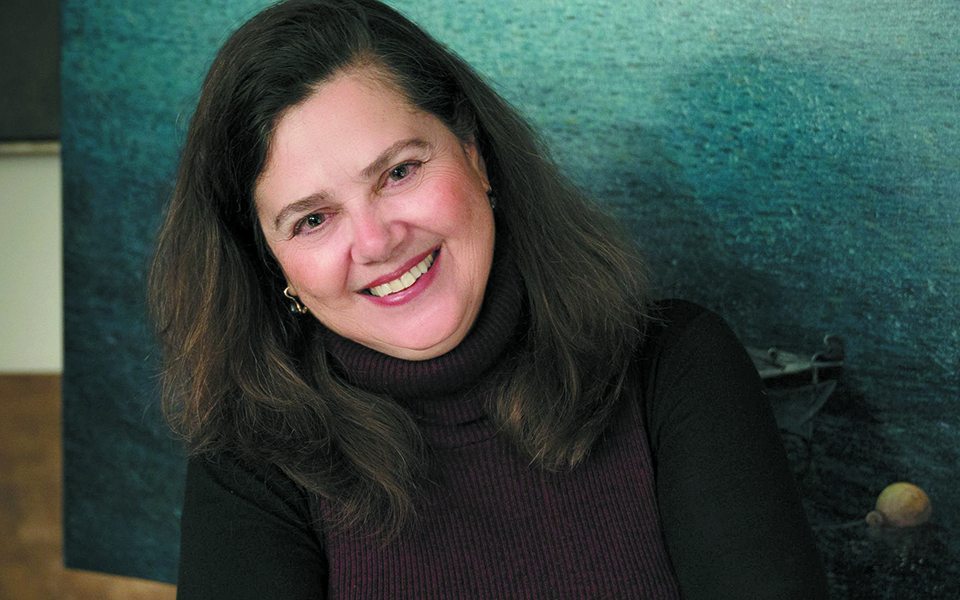 Δάφνη Αγγελίδου: Ζωγραφική  που μας ενώνει κάτω από το γλυκό φως της σελήνης-1