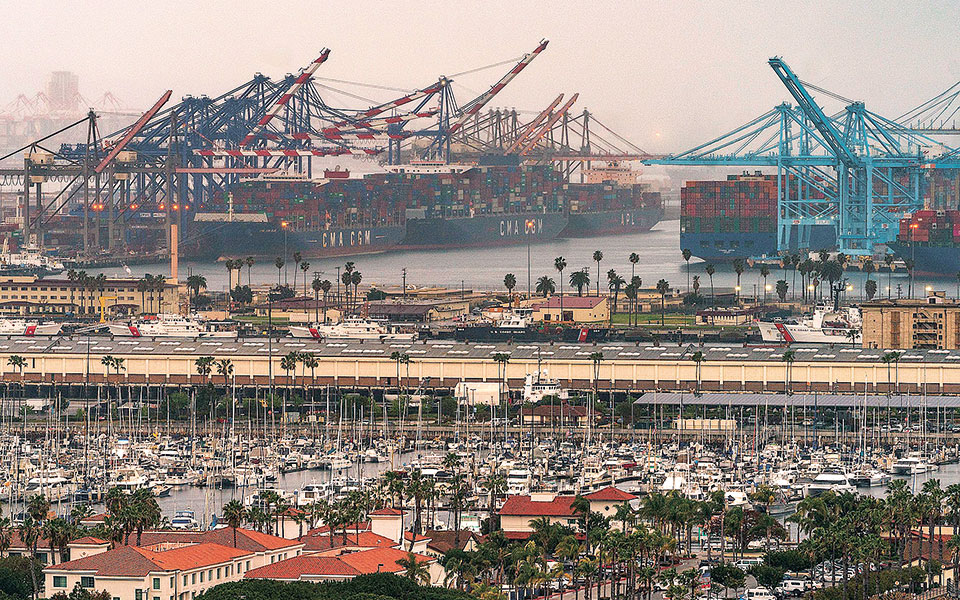 μεγάλο-μποτιλιάρισμα-πλοίων-στο-λι-561530041