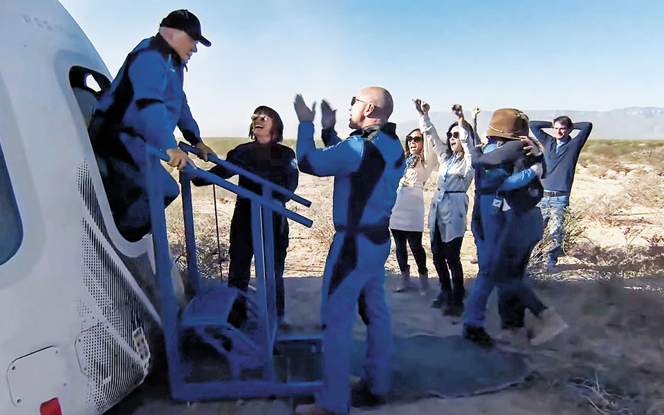 ο-κάπτεν-κερκ-ξανά-στο-διάστημα-561538801