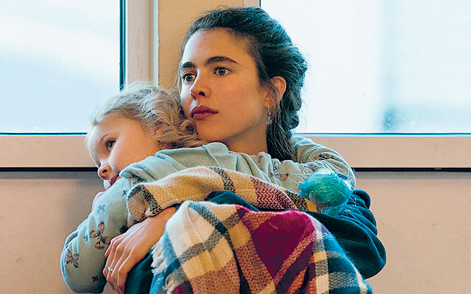 maid-ζωή-ένας-διαρκής-αγώνας-561557785