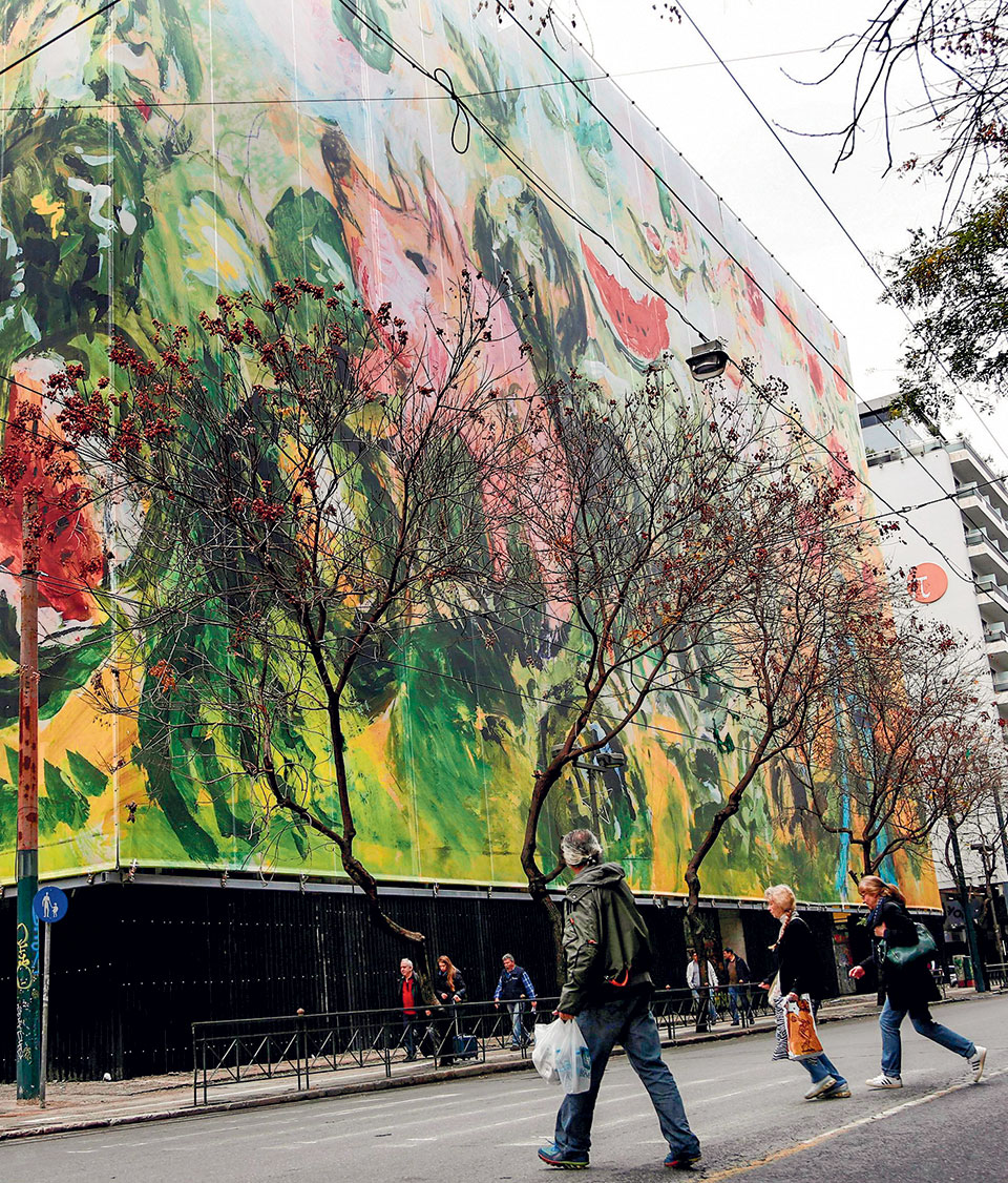 Μινιόν: Πωλητήριο στο ιστορικό κτίριο από τη Folli Follie-1