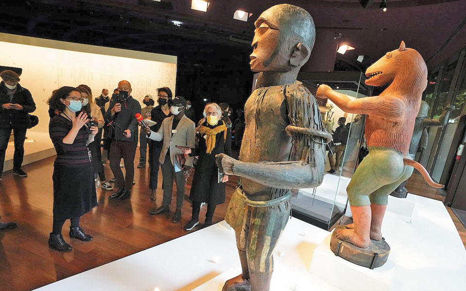 τα-λάφυρα-εκτίθενται-για-τελευταία-φο-561559588