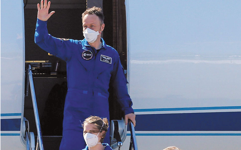 διαρροή-στις-τουαλέτες-της-dragon-spacex-561560911