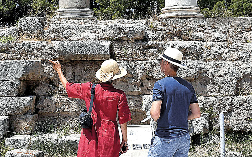 σταθερά-βήματα-στον-τουρισμό-561564475