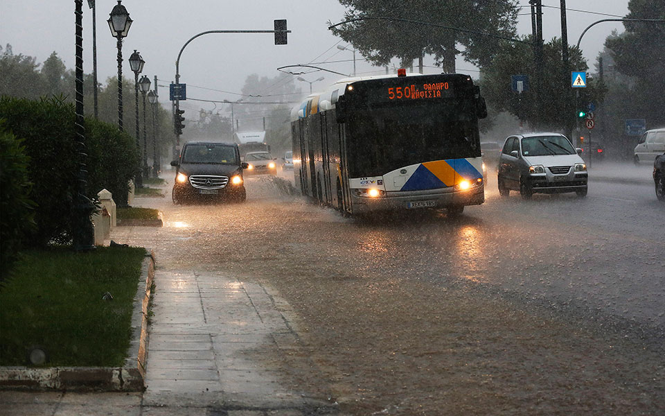 κίνηση-τώρα-κυκλοφοριακό-κομφούζιο-σ-561539590
