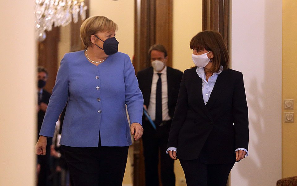 Μητσοτάκης – Μέρκελ: Η ανασκόπηση, η αυτοκριτική και το «αντίο» με λόγια του Γκαίτε-2