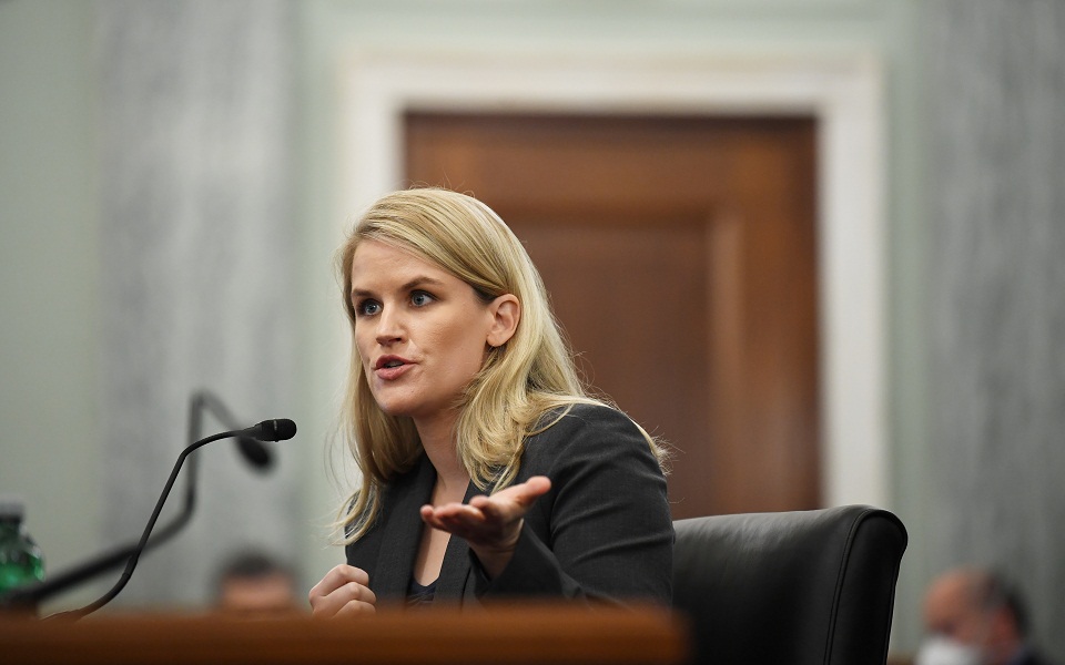 facebook-η-εταιρεία-δεν-θέλει-να-προστατεύσε-561555478