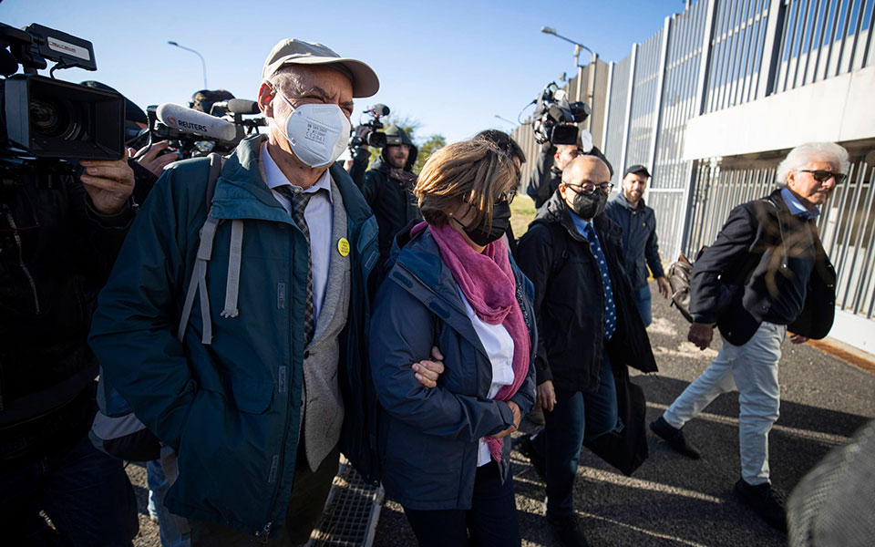 σε-δίκη-αιγύπτιοι-αξιωματούχοι-για-το-561540511