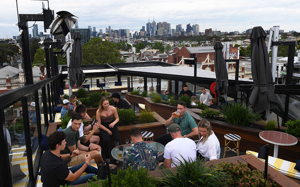 φτου-ξελευθερία-η-μελβούρνη-βγαίνε-561551764