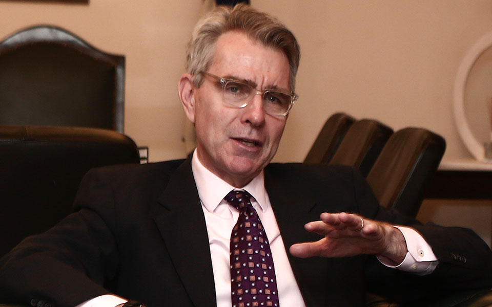 τζέφρι-πάιατ-η-ελλάδα-είναι-από-τους-στ-561545821