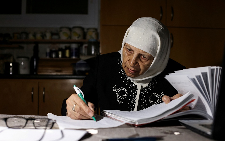 παλαιστίνη-η-γιαγιά-που-πήρε-πανεπιστ-561545110