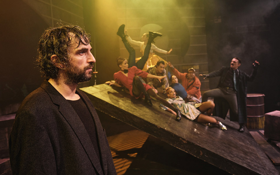 ο-ρινόκερος-του-ιονέσκο-με-τον-άρη-σε-561537130