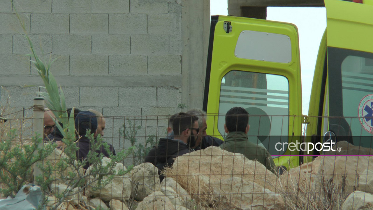 Γυναικοκτονία στην Ιεράπετρα: Το τελευταίο αντίο στην 48χρονη (εικόνες)-2