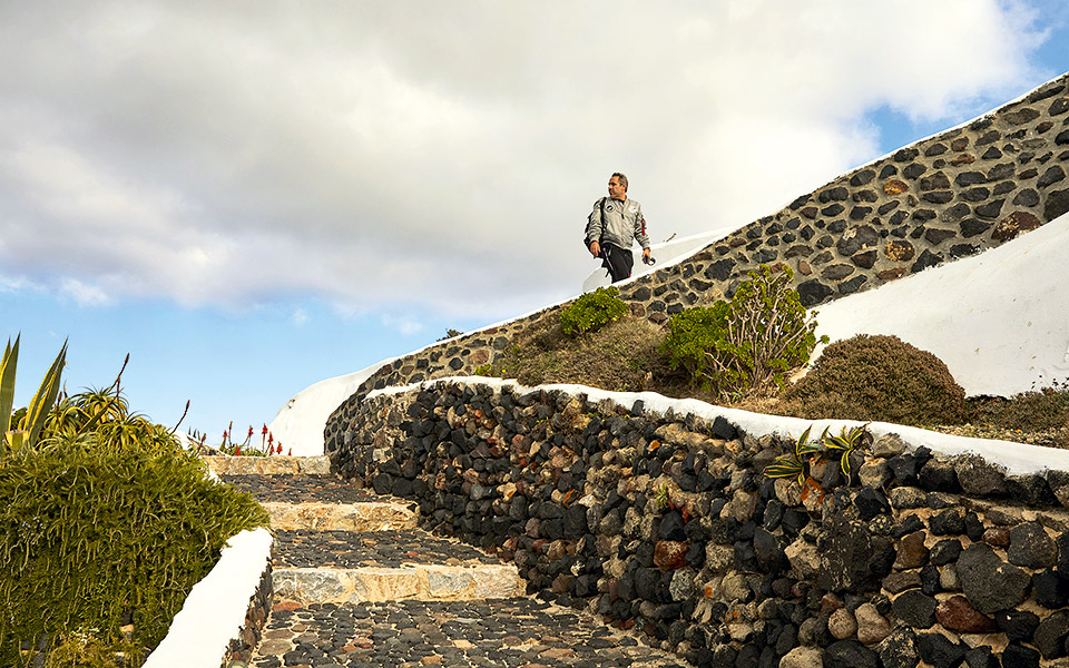 με-τη-δύναμη-της-ηφαιστειακής-γης-561565003