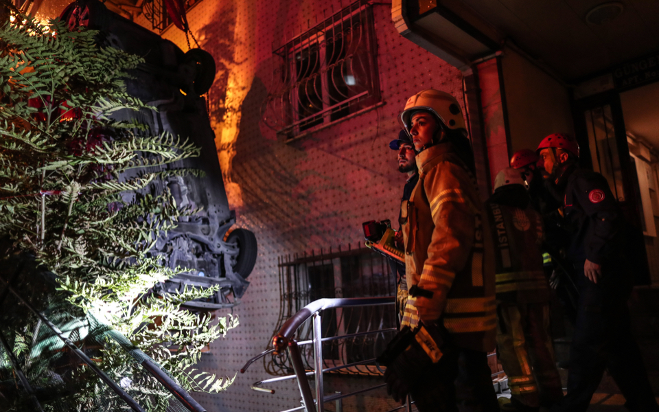 Tουρκία: Οι πυροσβέστριες που… ανάβουν πολιτικές φωτιές (εικόνες)-1