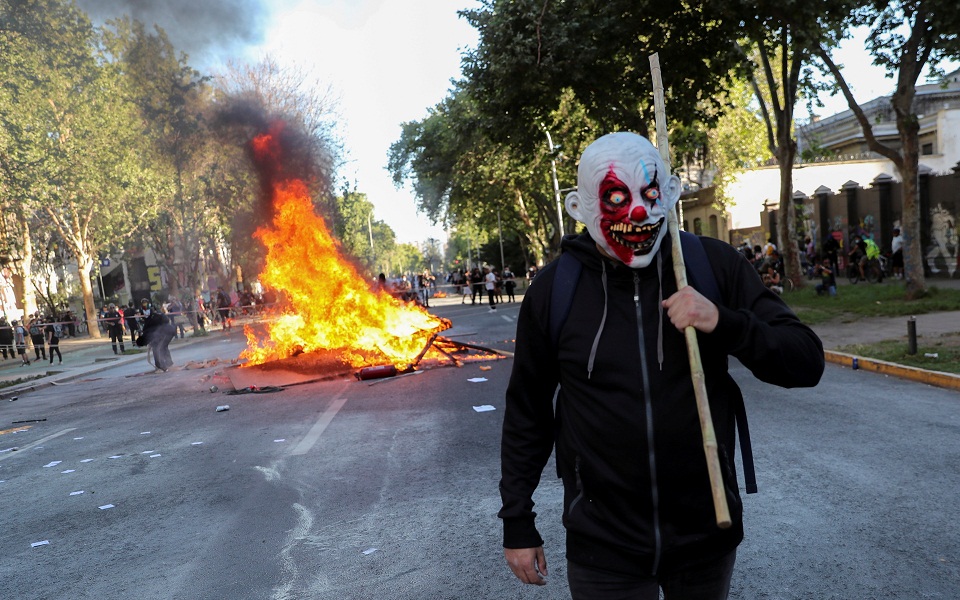 Χιλή: Επεισόδια στην επέτειο της κοινωνικής έκρηξης του 2019 (εικόνες)-3
