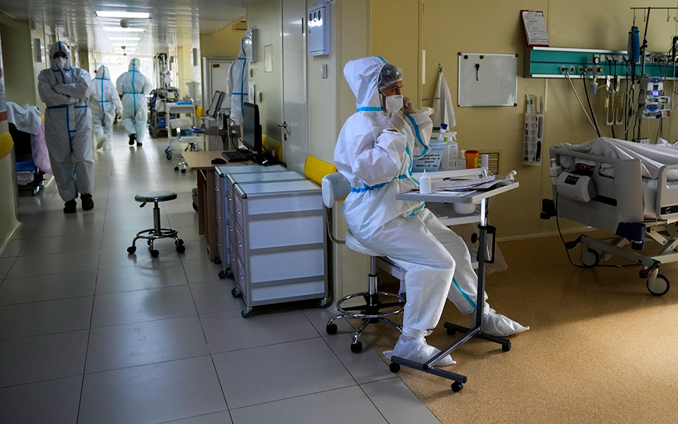 κορωνοϊός-3-279-κρούσματα-38-θάνατοι-351-διασω-561549118