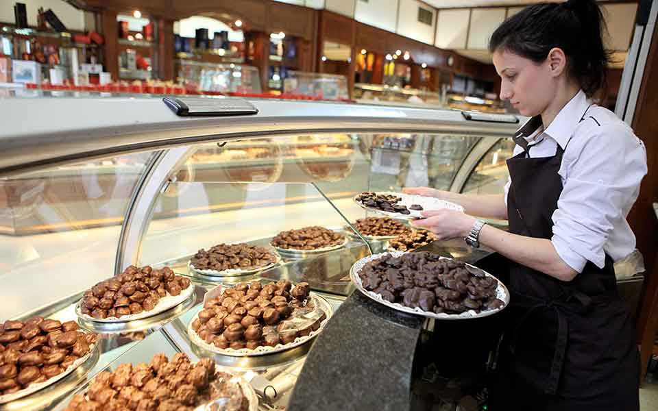 γαστρονόμος-τα-vintage-αθηναϊκά-ζαχαροπλασ-561544660