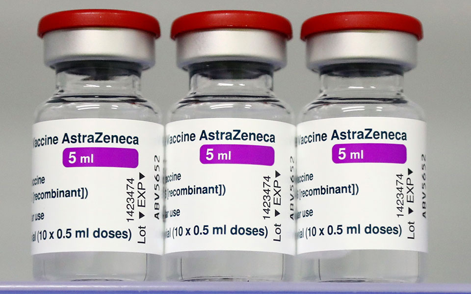 εμβόλιο-astrazeneca-η-κριτική-στο-σκεύασμα-σκό-561539350