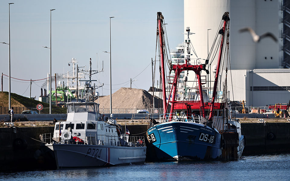 Γαλλοβρετανική «σύρραξη» στη Μάγχη για τα αλιευτικά δικαιώματα-3