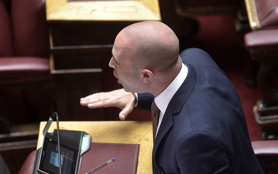 συριζα-ο-γεραπετρίτης-αφήνει-παράθυρ-561526978