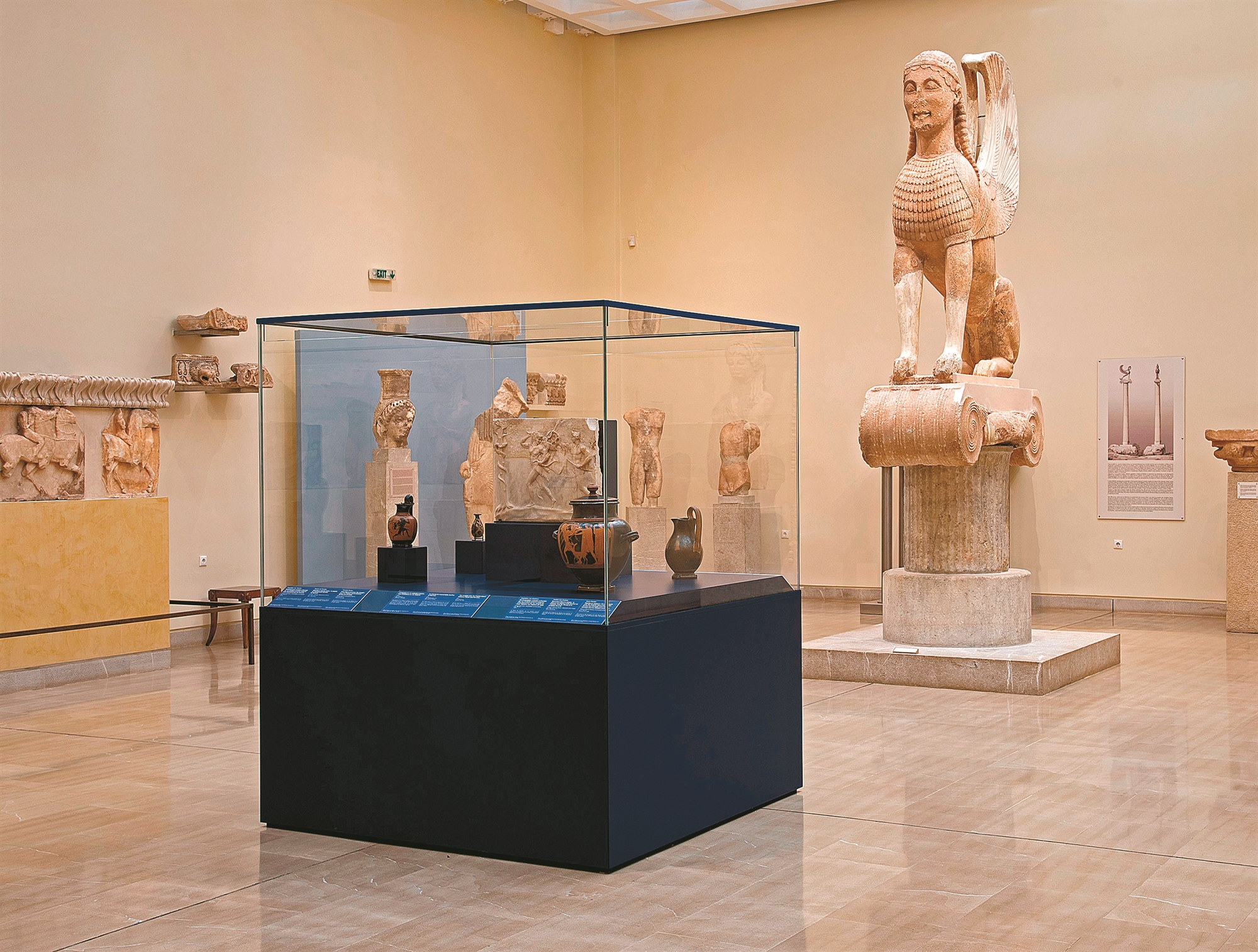 ο-απόλλων-φωτίζει-το-λούβρο-561542092