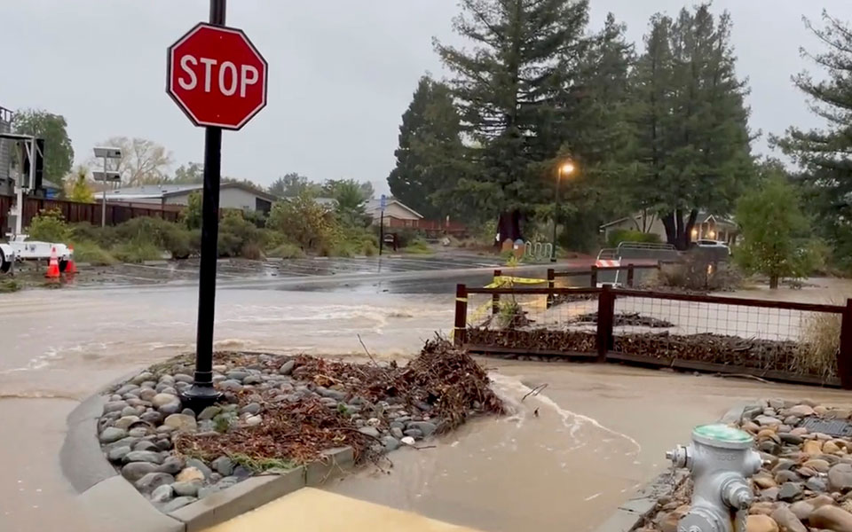 μετά-την-ξηρασία-η-καλιφόρνια-στο-έλεο-561556630