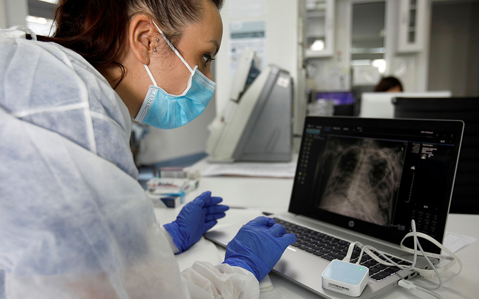 κορωνοϊός-3-164-κρούσματα-43-θάνατοι-347-διασω-561545437