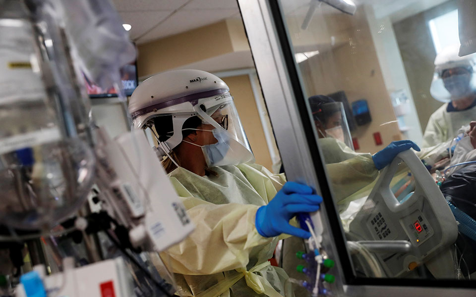 κορωνοϊός-2-383-κρούσματα-41-θάνατοι-331-διασω-561533860