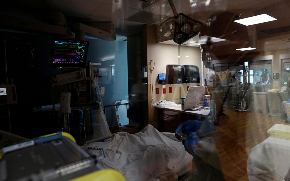 κορωνοϊός-1-837-νέα-κρούσματα-29-θάνατοι-332-δι-561522481