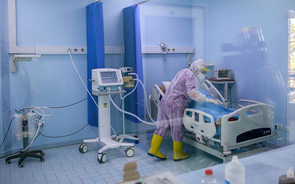 Κορωνοϊός: 2.338 κρούσματα, 31 θάνατοι, 343 διασωληνωμένοι-1