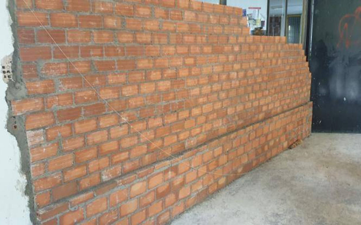 εμπ-ξηλώθηκε-συνοδεία-της-ελ-ασ-το-αυ-561541150