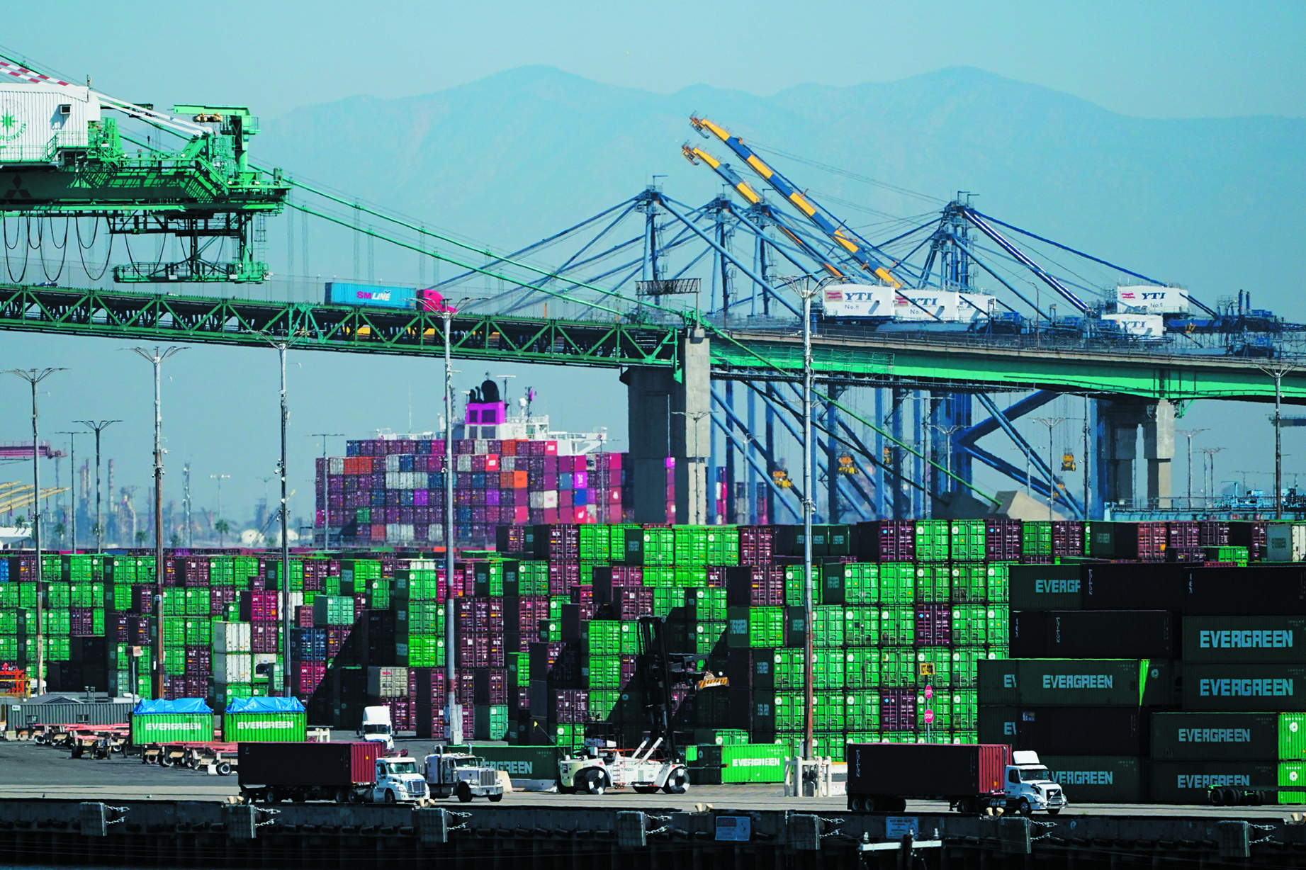 εργασία-σε-24ωρη-βάση-για-να-φύγουν-τα-εμ-561538567