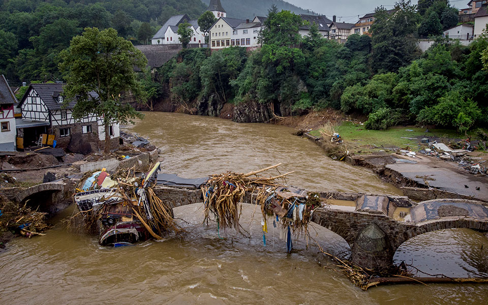 guardian-η-κλιματική-καταστροφή-είναι-εδώ-π-561541555