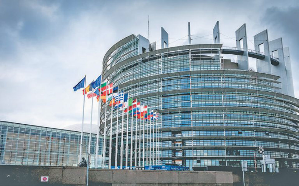 κόκκινη-κάρτα-στην-τουρκία-από-την-ε-561548329