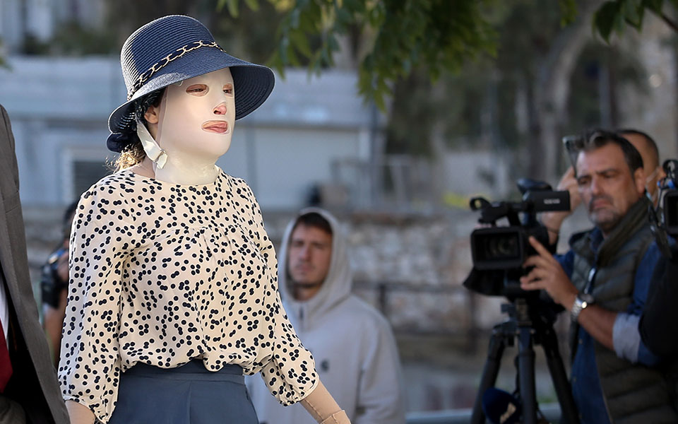 επίθεση-με-βιτριόλι-πρώτη-φορά-στο-δικ-561525352