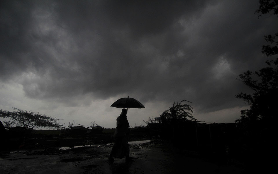 καιρός-βροχές-καταιγίδες-και-χιόνια-σ-561538708