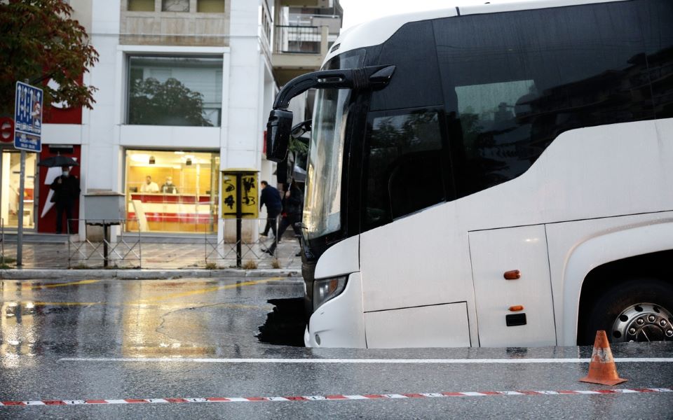 θεσσαλονίκη-δόθηκε-στην-κυκλοφορία-η-561545473