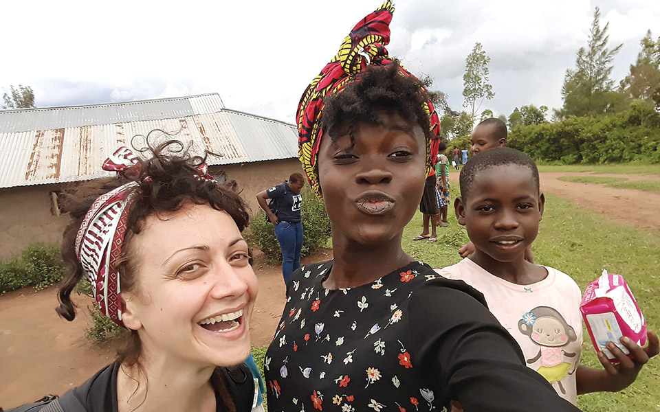 κορίτσια-μόνα-γυρίζουν-τον-κόσμο-561561772