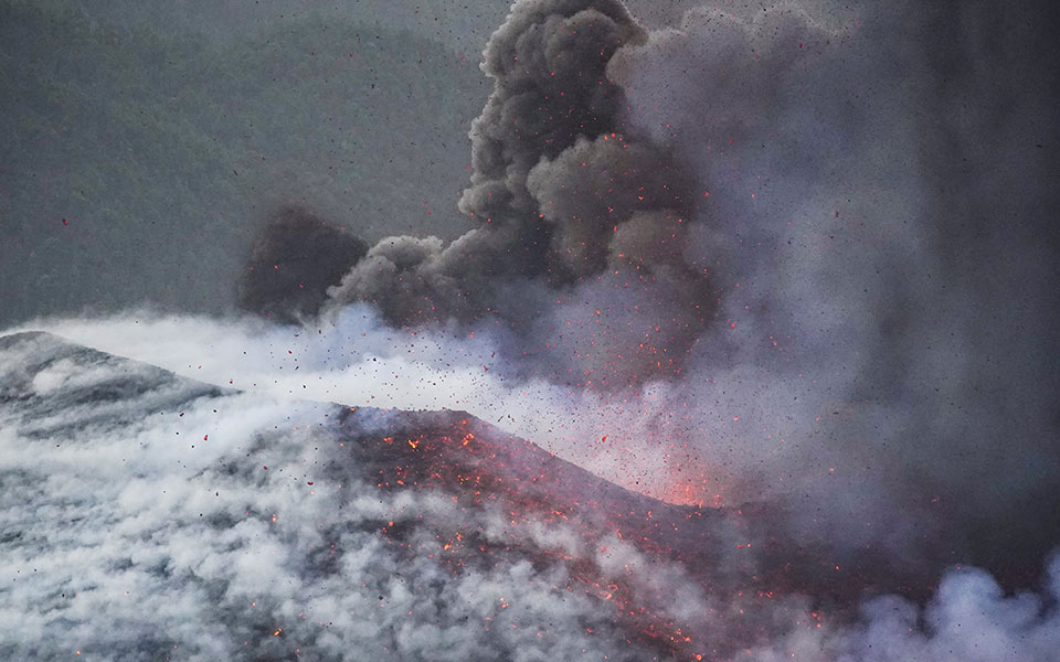 έκρηξη-ηφαιστείου-στην-ισπανία-φούσκ-561523279