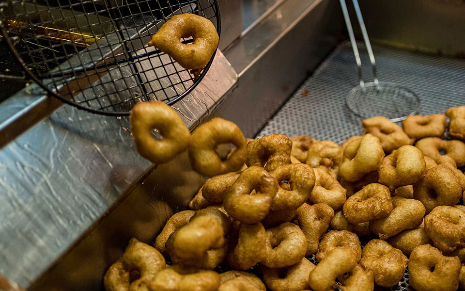 γαστρονόμος-οι-μοναδικοί-λουκουμάδε-561523681