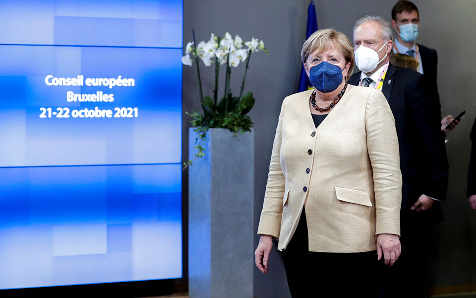 σύνοδος-αναμνηστικό-δώρο-στην-μέρκελ-561552139