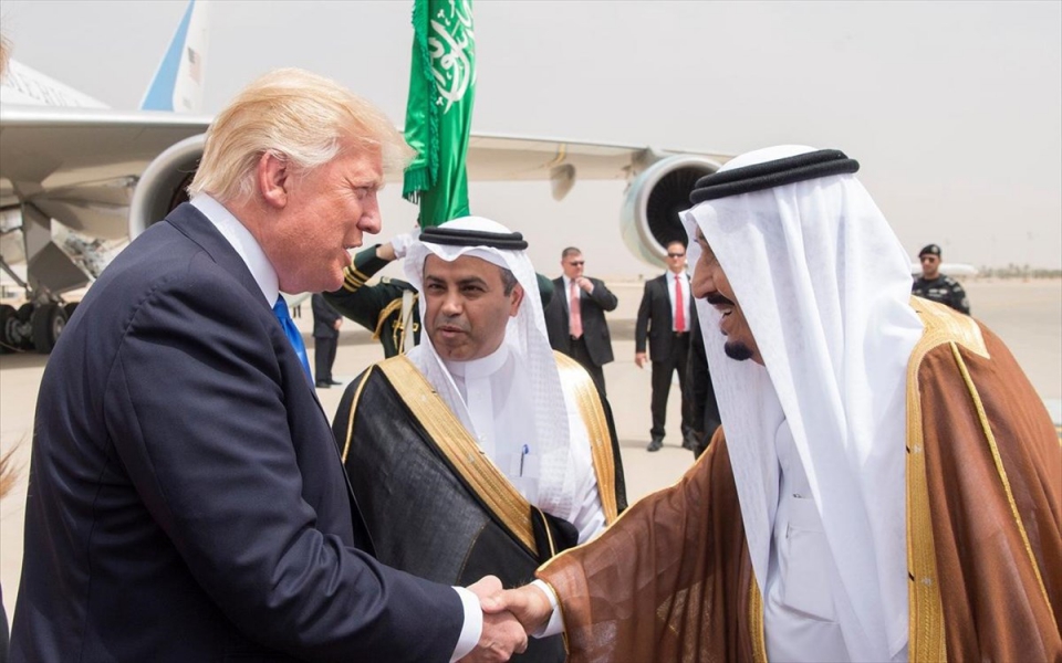 nytimes-γούνες-λευκής-τίγρης-και-τσιτάχ-το-561534556