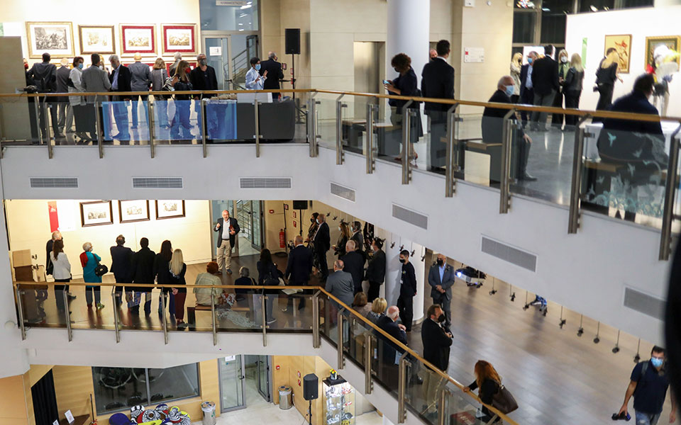 μια-συλλογή-πράξη-αγάπης-για-την-πα-561541111