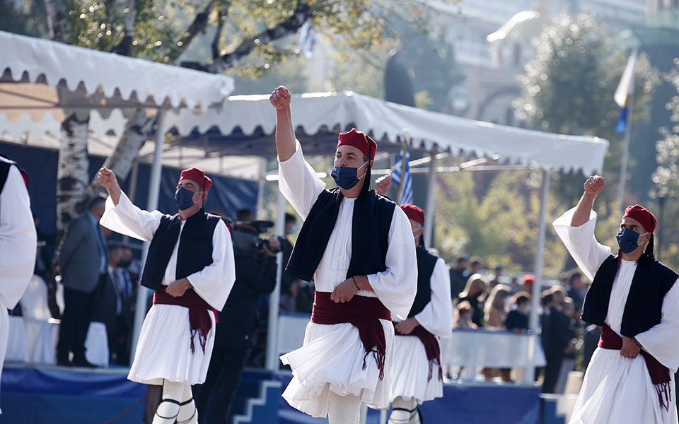 Λαμπρός εορτασμός, εντυπωσιακή παρέλαση στη Θεσσαλονίκη-4