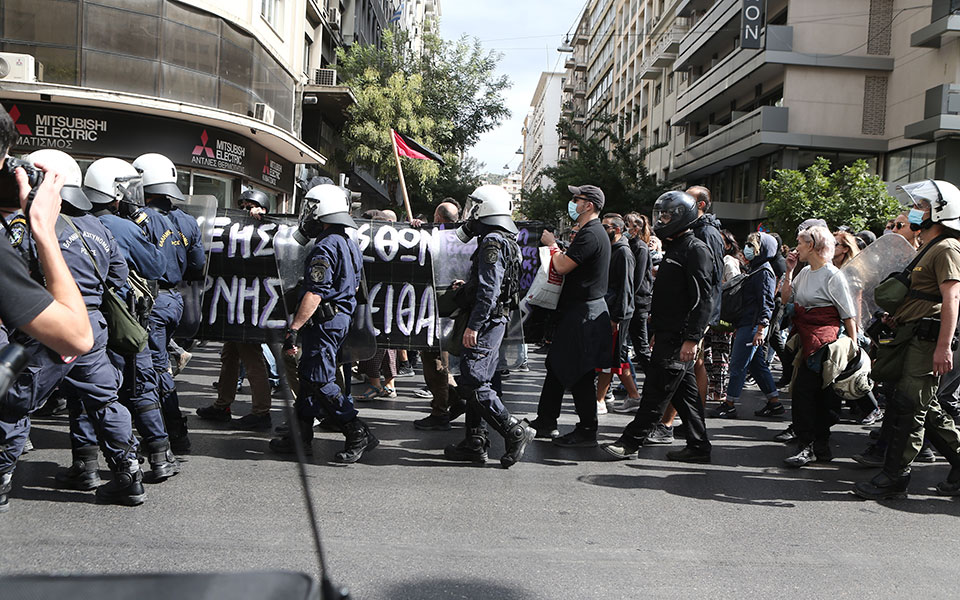 θεοδωρικάκος-ο-νόμος-για-τις-πορείες-ε-561527131
